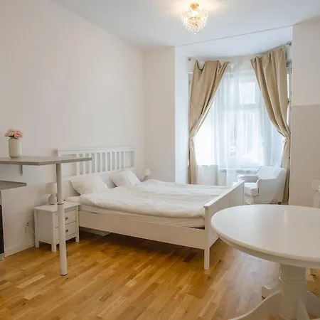Bright Letna Apartment Prague